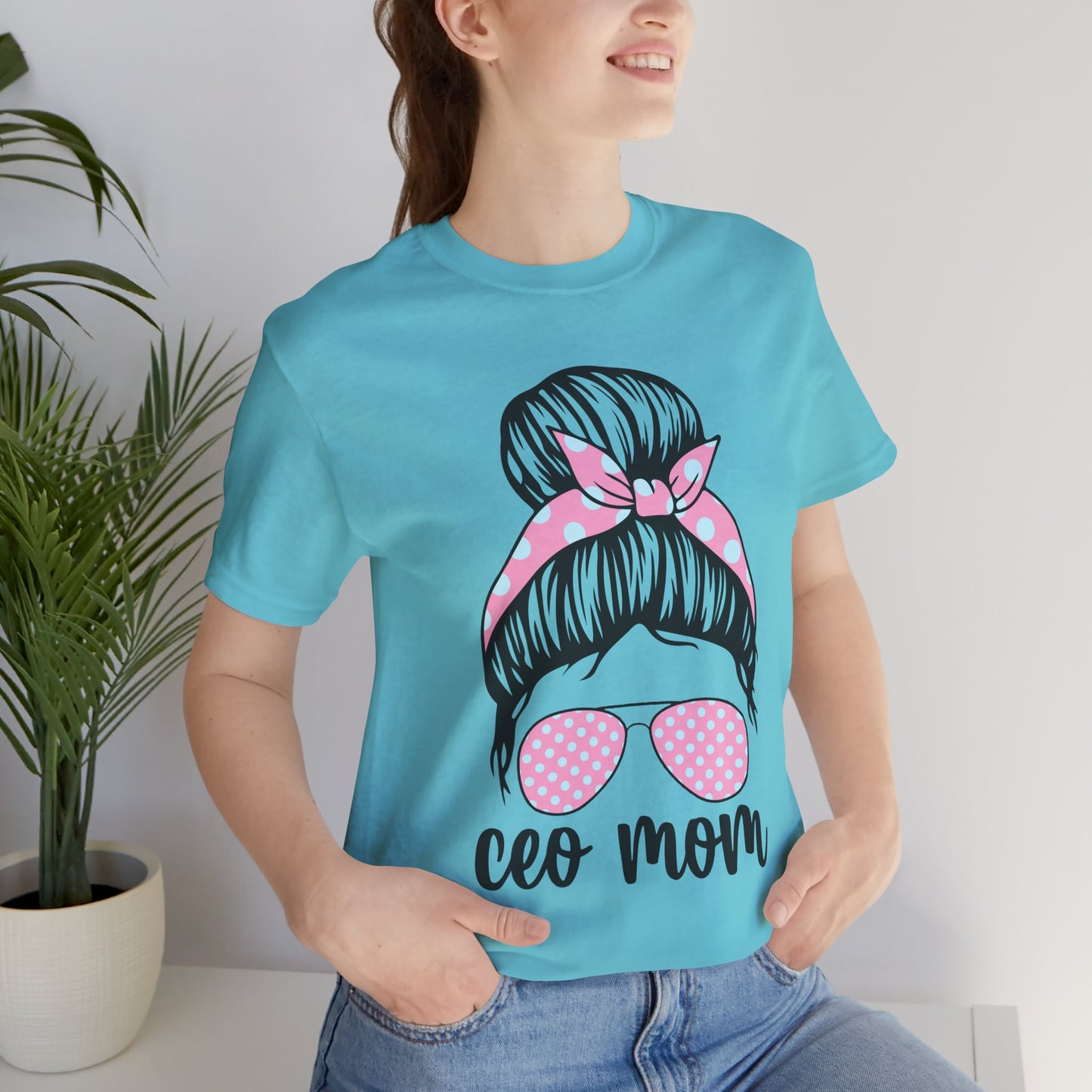 CEO Mom Short Sleeve Tee – Trendy Mom T-Shirt, Gift for Moms, Mother's Day Gift, Casual Shirt, Parenting Apparel