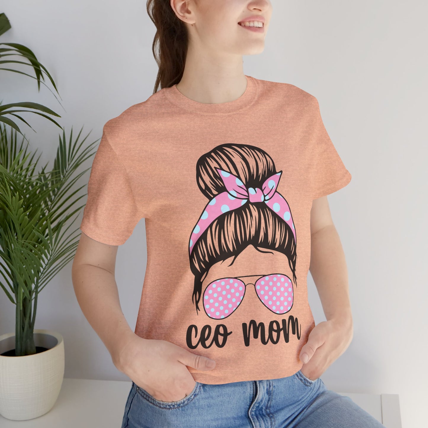 CEO Mom Short Sleeve Tee – Trendy Mom T-Shirt, Gift for Moms, Mother's Day Gift, Casual Shirt, Parenting Apparel