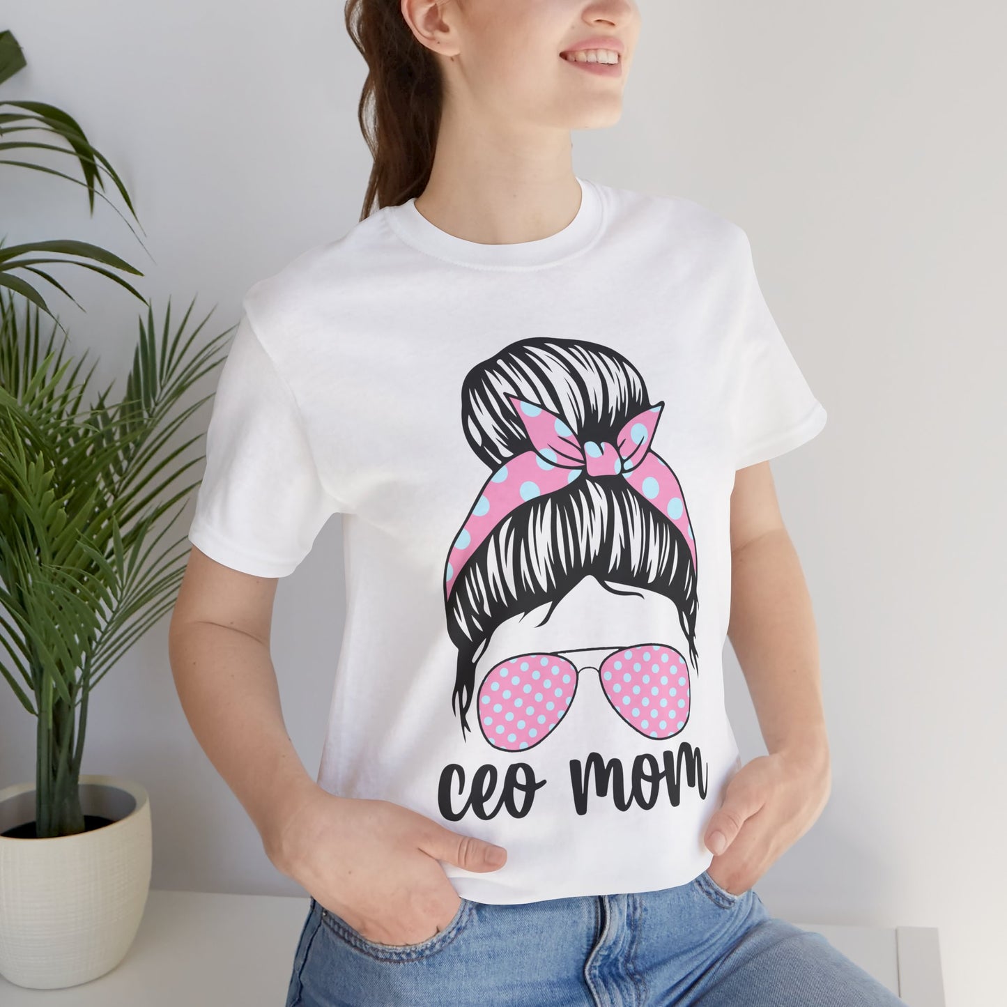 CEO Mom Short Sleeve Tee – Trendy Mom T-Shirt, Gift for Moms, Mother's Day Gift, Casual Shirt, Parenting Apparel