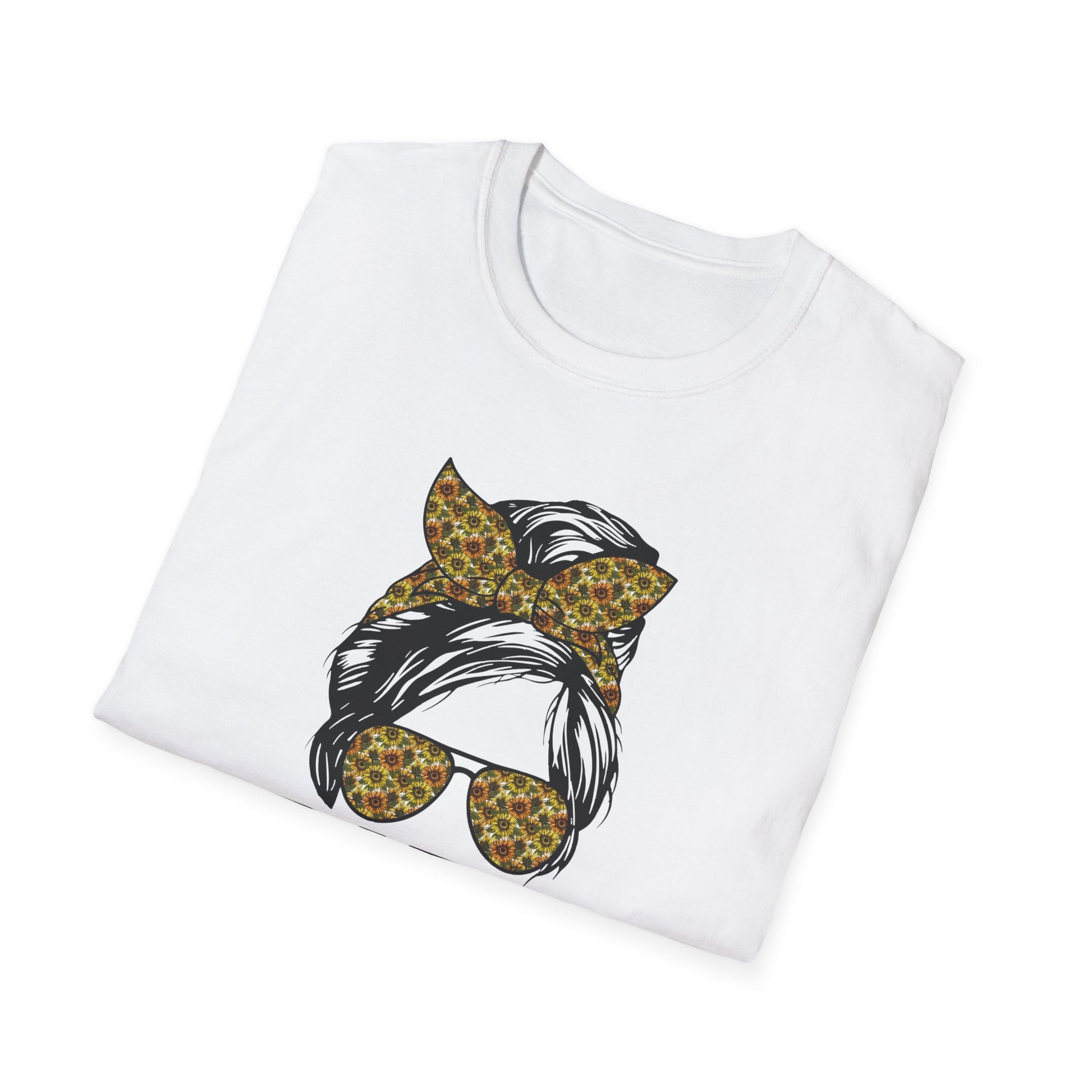 Chic Girl Boss T-Shirt, Empowerment Tee, Gift for Her, Motivational Shirt, Women’s Empowerment Apparel