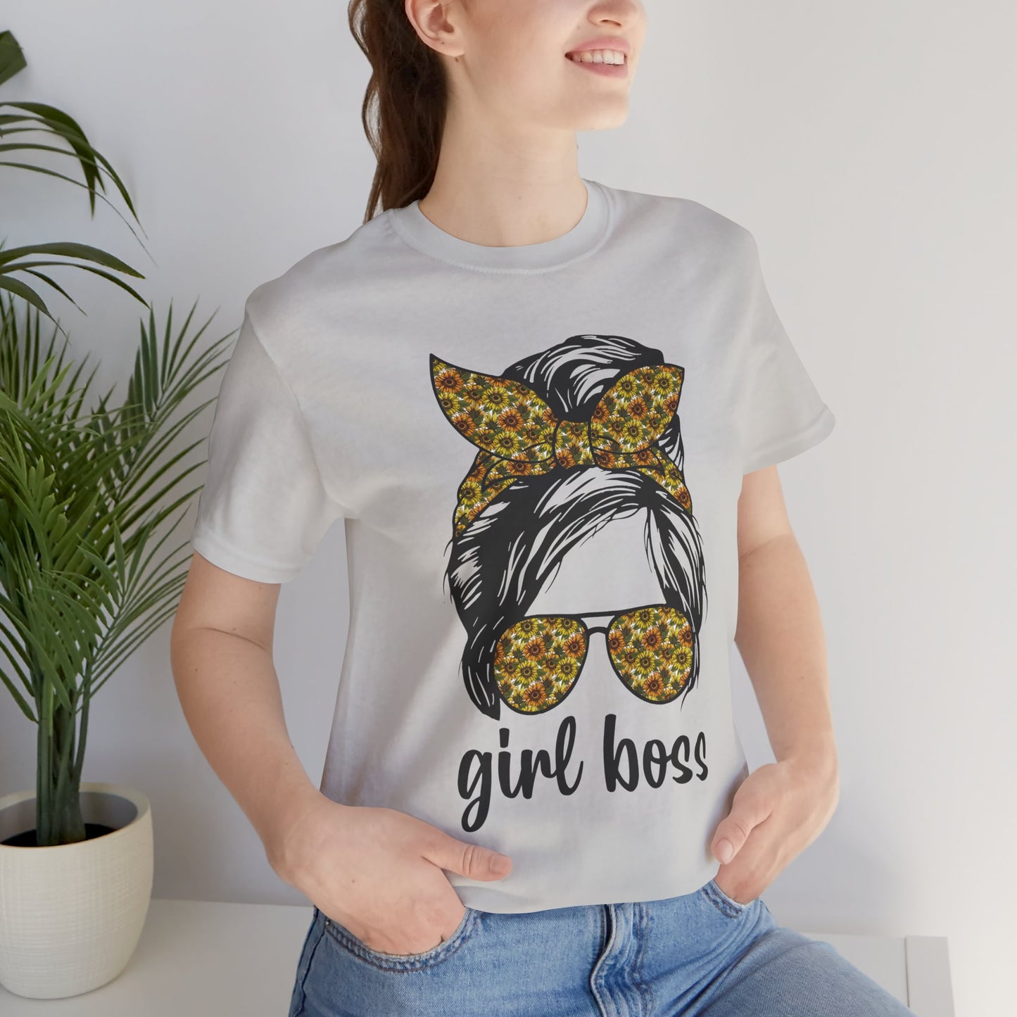 Stylish Girl Boss Tee: Empowerment Shirt for Women, Casual Outfit, Trendy Gift, Birthday Apparel, Motivational Fashion
