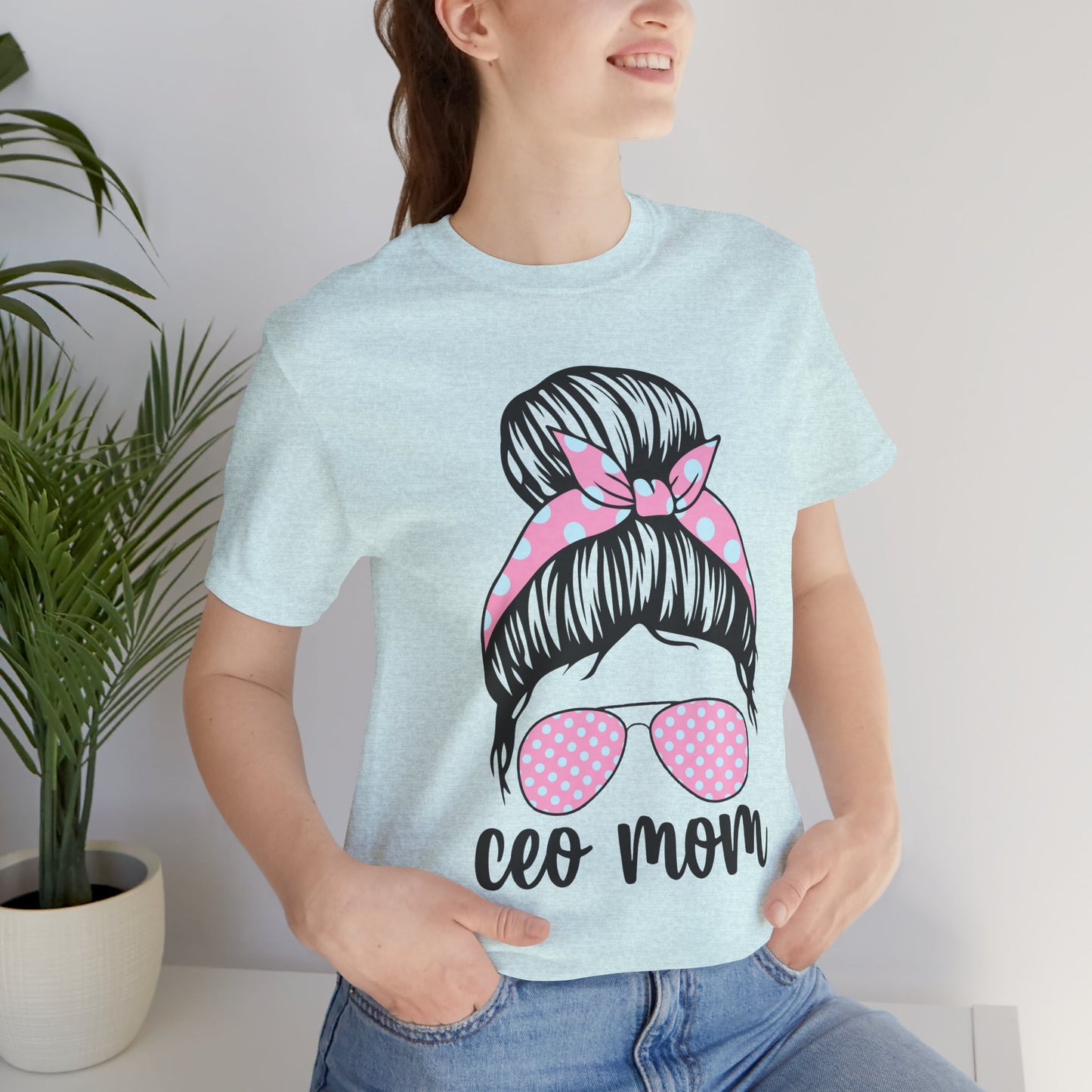 CEO Mom Short Sleeve Tee – Trendy Mom T-Shirt, Gift for Moms, Mother's Day Gift, Casual Shirt, Parenting Apparel