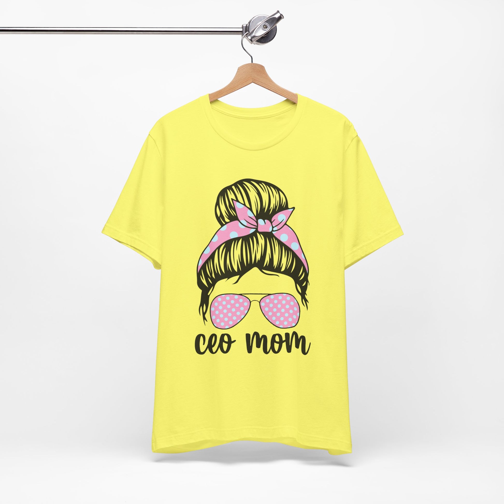 CEO Mom Short Sleeve Tee – Trendy Mom T-Shirt, Gift for Moms, Mother's Day Gift, Casual Shirt, Parenting Apparel