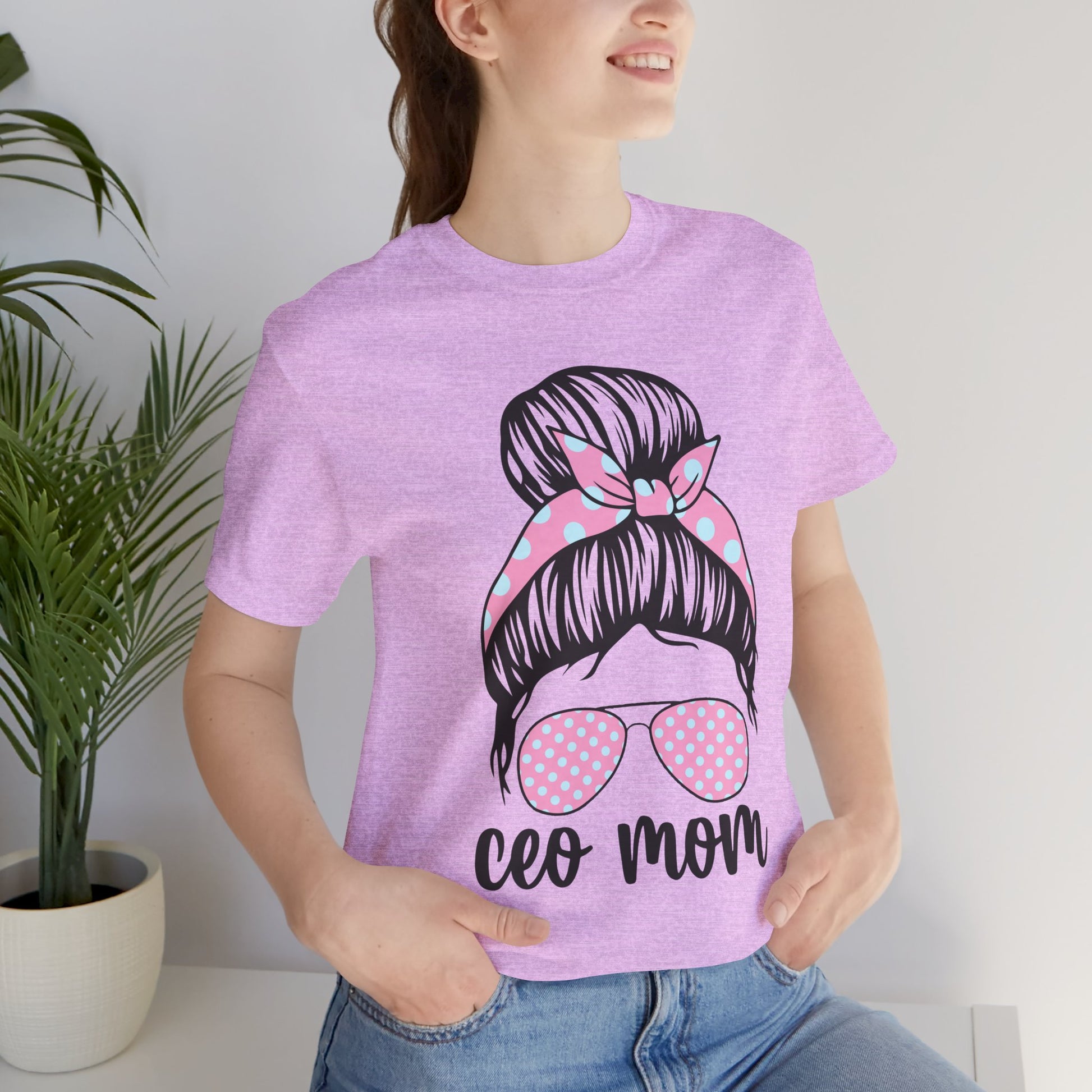 CEO Mom Short Sleeve Tee – Trendy Mom T-Shirt, Gift for Moms, Mother's Day Gift, Casual Shirt, Parenting Apparel