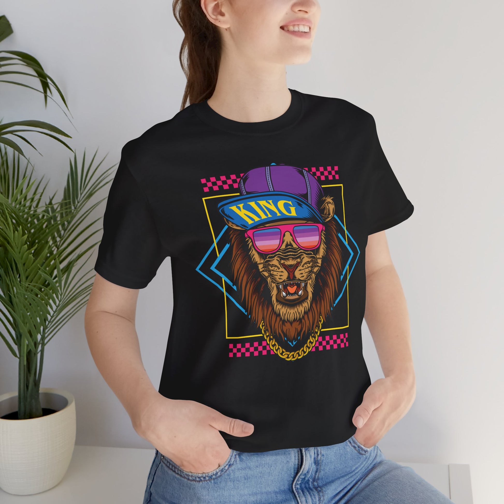 King Lion Graphic Tee, Funky T-Shirt, Hip Hop Style Shirt, Unisex Streetwear, Cool Gift for Him/Her, Casual Vibes, Summer Fashion Black