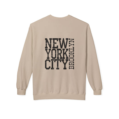 New York City Graphic Sweatshirt - Cozy Unisex Crewneck, Streetwear Style, Gift for NYC Lovers, Casual Wear, Travel Souvenir