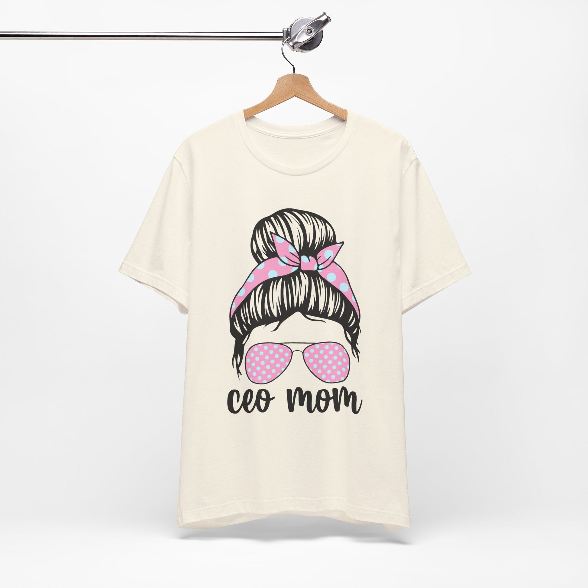 CEO Mom Short Sleeve Tee – Trendy Mom T-Shirt, Gift for Moms, Mother's Day Gift, Casual Shirt, Parenting Apparel