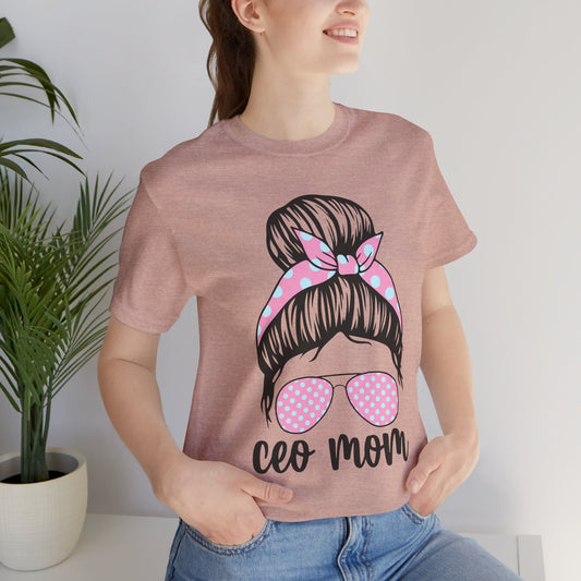 CEO Mom Short Sleeve Tee – Trendy Mom T-Shirt, Gift for Moms, Mother's Day Gift, Casual Shirt, Parenting Apparel Heather Prism Peach