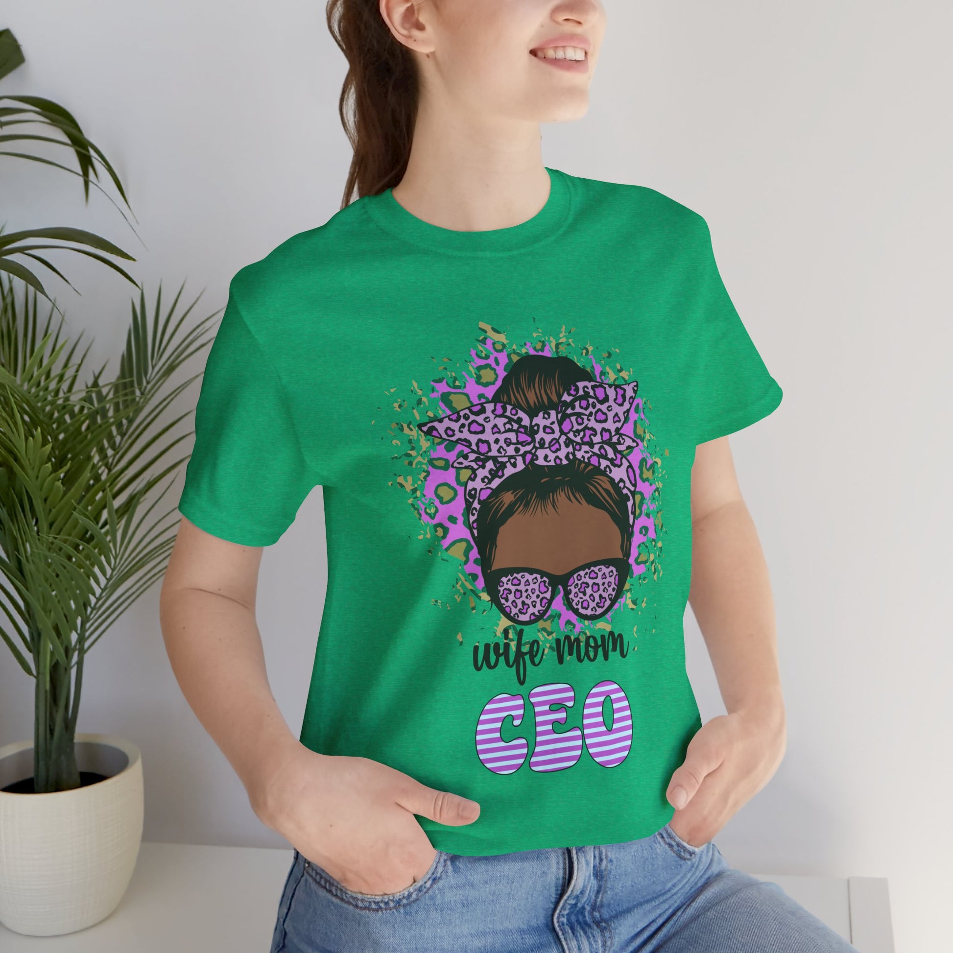 Wife Mom CEO T-Shirt: Empowering Tee for Moms, Gifts for Mother's Day, Women's Casual Wear, Motivational Apparel, Cute Graphic Tee