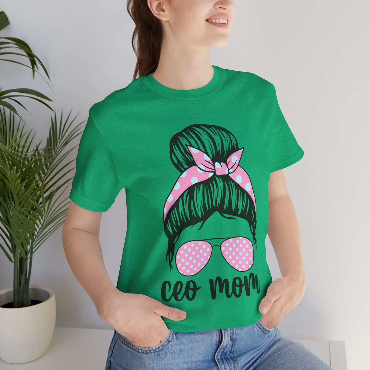 CEO Mom Short Sleeve Tee – Trendy Mom T-Shirt, Gift for Moms, Mother's Day Gift, Casual Shirt, Parenting Apparel