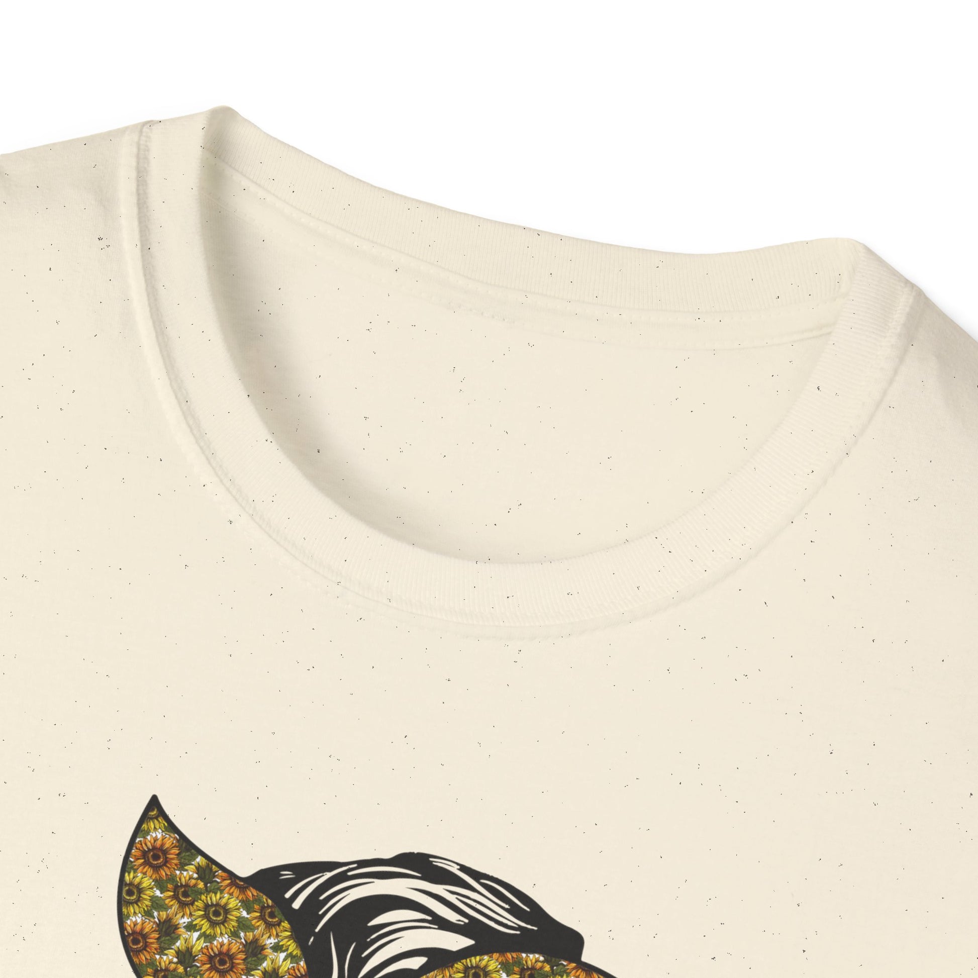 Chic Girl Boss T-Shirt, Empowerment Tee, Gift for Her, Motivational Shirt, Women’s Empowerment Apparel