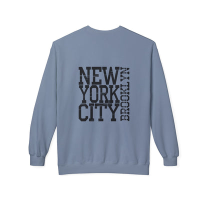 New York City Graphic Sweatshirt - Cozy Unisex Crewneck, Streetwear Style, Gift for NYC Lovers, Casual Wear, Travel Souvenir