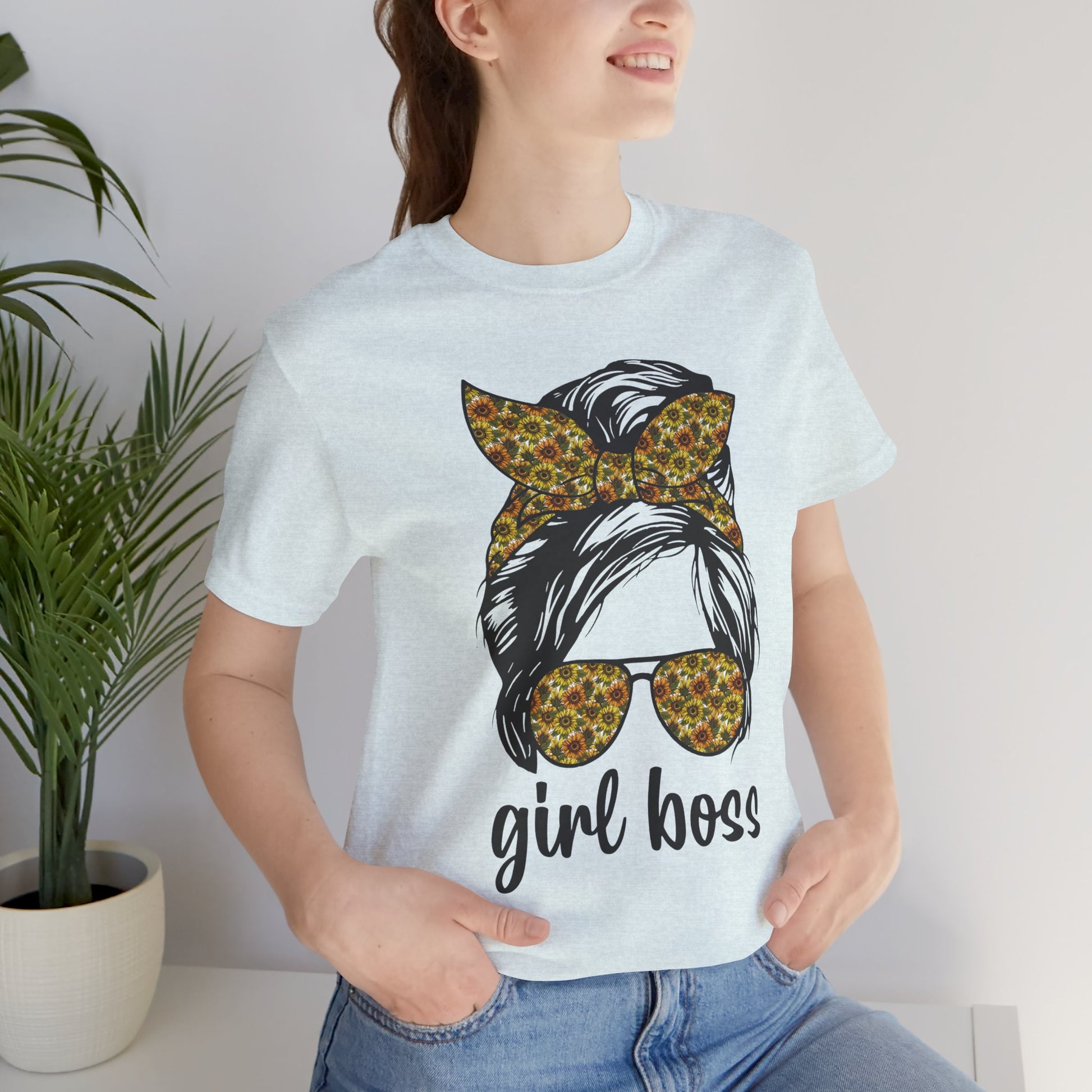 Stylish Girl Boss Tee: Empowerment Shirt for Women, Casual Outfit, Trendy Gift, Birthday Apparel, Motivational Fashion