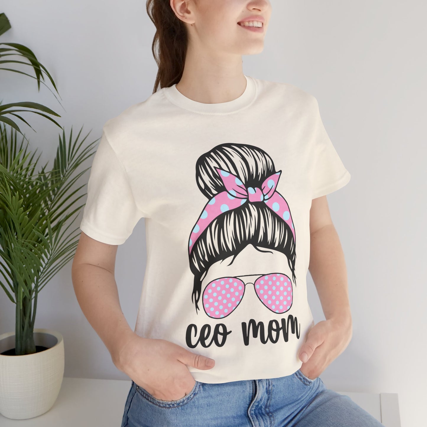 CEO Mom Short Sleeve Tee – Trendy Mom T-Shirt, Gift for Moms, Mother's Day Gift, Casual Shirt, Parenting Apparel