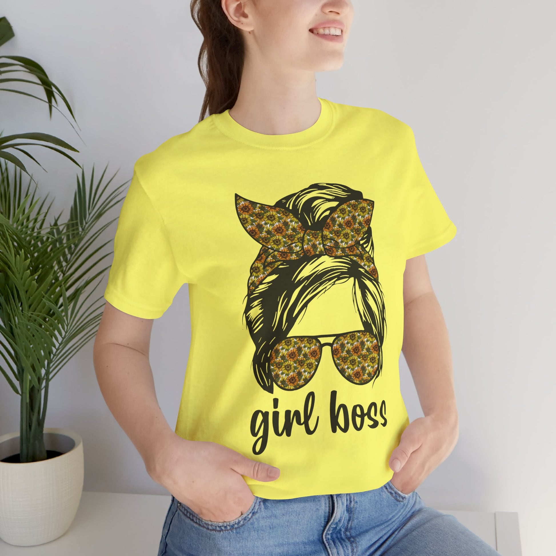 Stylish Girl Boss Tee: Empowerment Shirt for Women, Casual Outfit, Trendy Gift, Birthday Apparel, Motivational Fashion