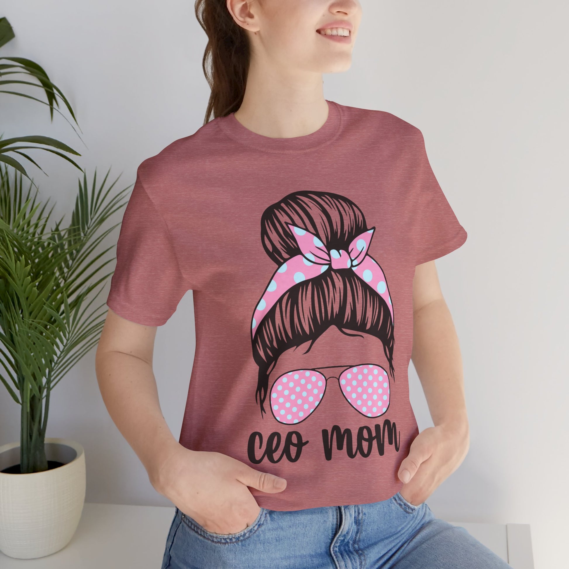 CEO Mom Short Sleeve Tee – Trendy Mom T-Shirt, Gift for Moms, Mother's Day Gift, Casual Shirt, Parenting Apparel