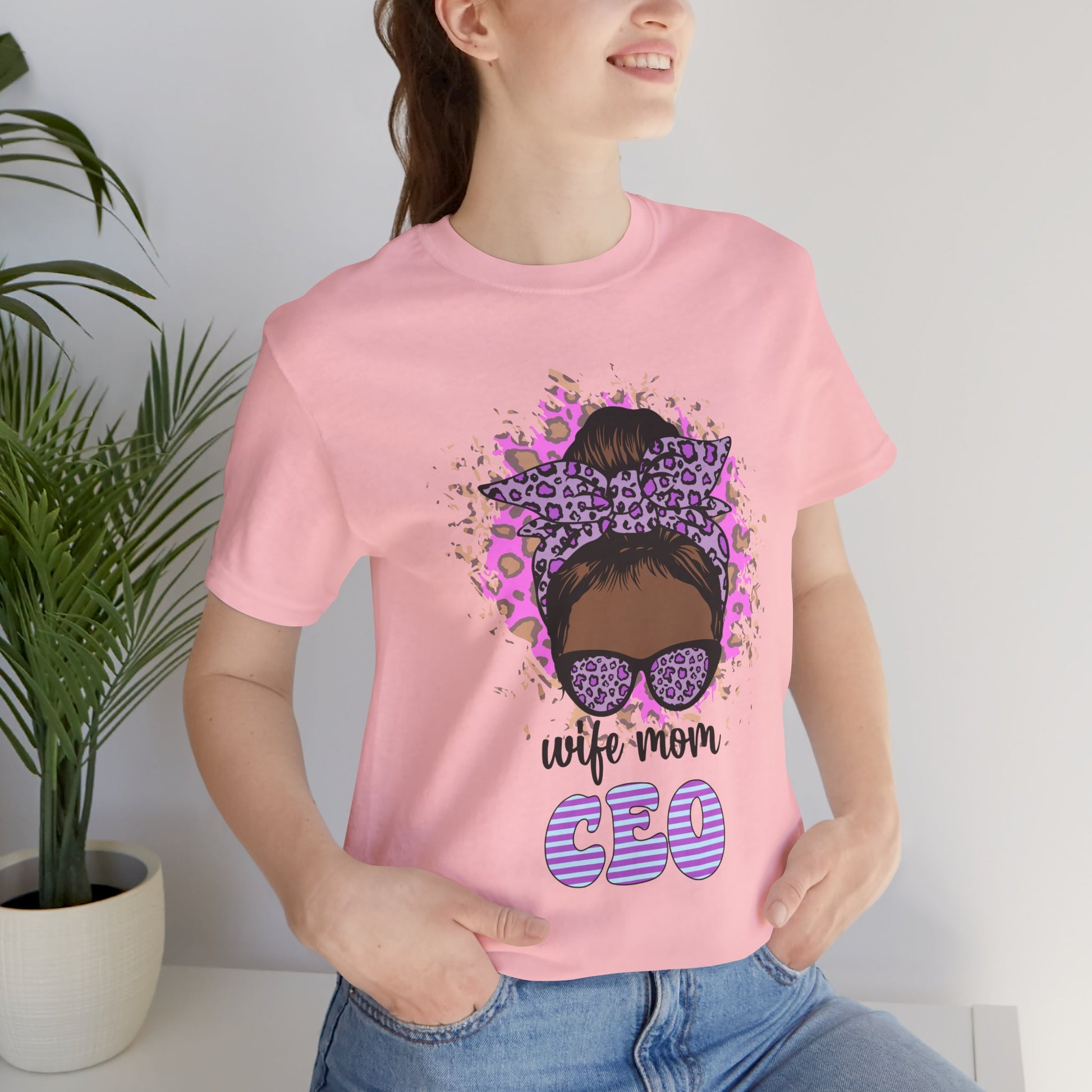 Wife Mom CEO T-Shirt: Empowering Tee for Moms, Gifts for Mother's Day, Women's Casual Wear, Motivational Apparel, Cute Graphic Tee