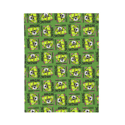 "Amazing" Green Bear Graphic Velveteen Plush Blanket – Soft Throw with "Keep Happy" Quote – Urban Streetwear Home Decor