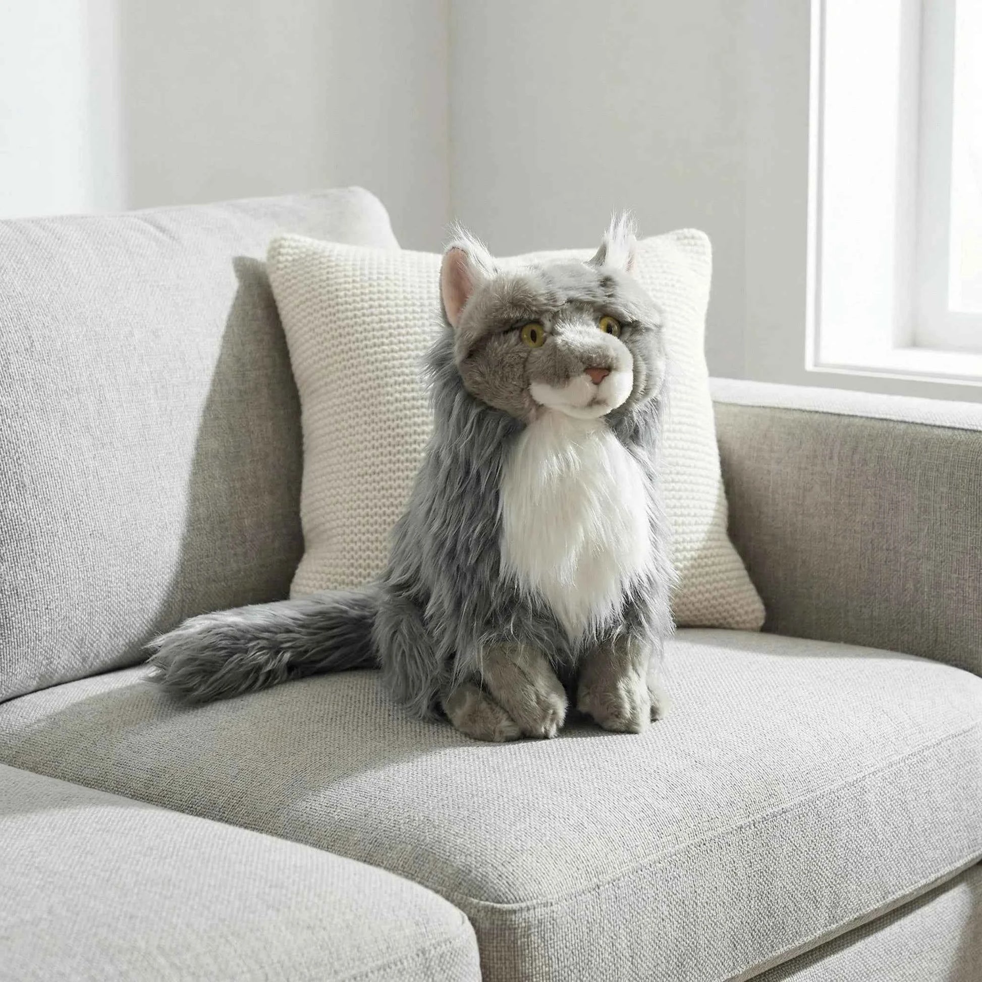Realistic Maine Coon Cat Figurine – Lifelike Faux Cat Home Decor Maine Coon