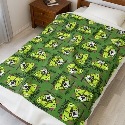 "Amazing" Green Bear Graphic Velveteen Plush Blanket – Soft Throw with "Keep Happy" Quote – Urban Streetwear Home Decor 50" × 60"