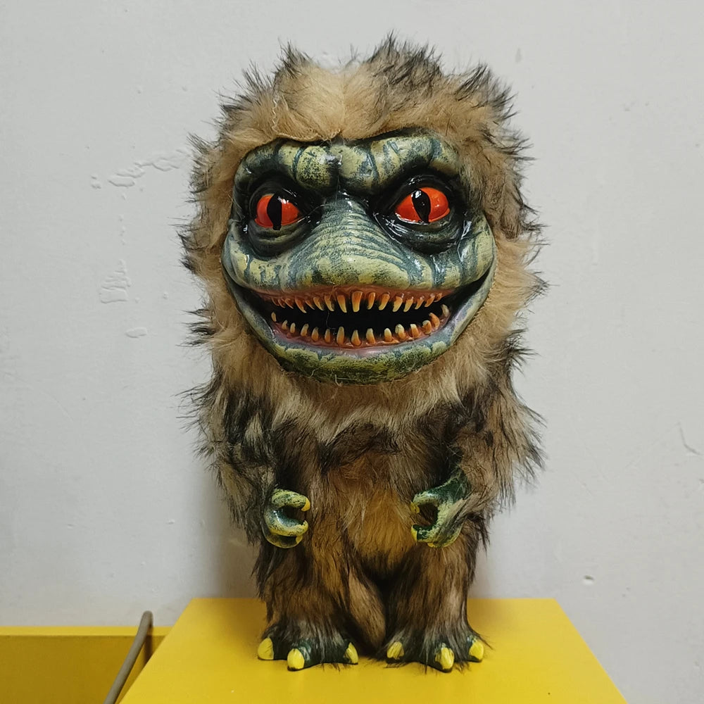 Alien Monster Plush Doll – Creepy Critter Halloween Decoration Green 9.1" (23cm)