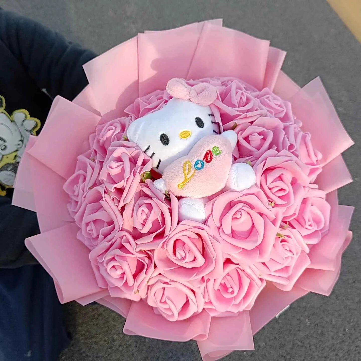 Kawaii Hello Kitty Plush Bouquet with 20 Roses - Wedding/Valentine's Day Gift