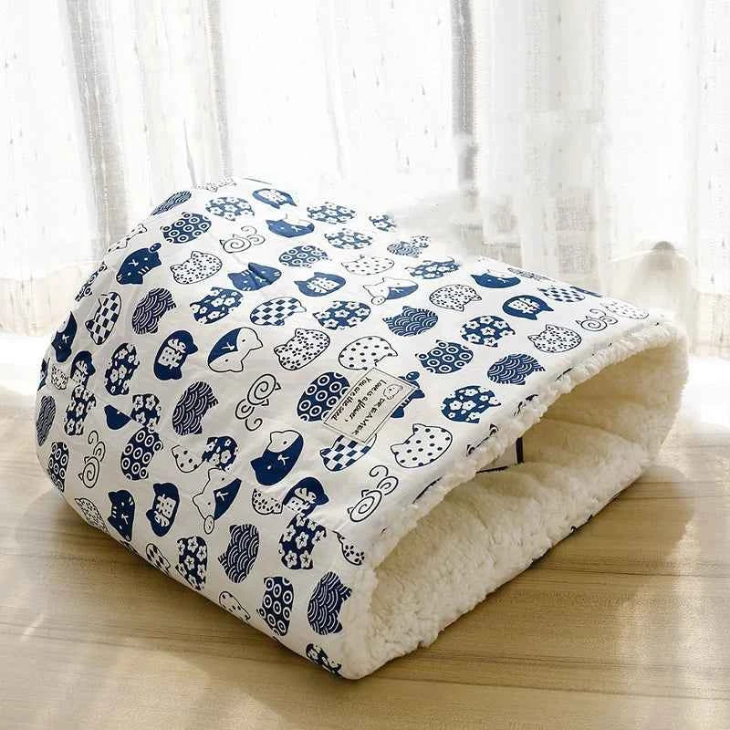 Soft Velvet Fabric Cat/Dog Bed (Up to 18.1 in) - Winter Warm Sleeping Bag Pet House