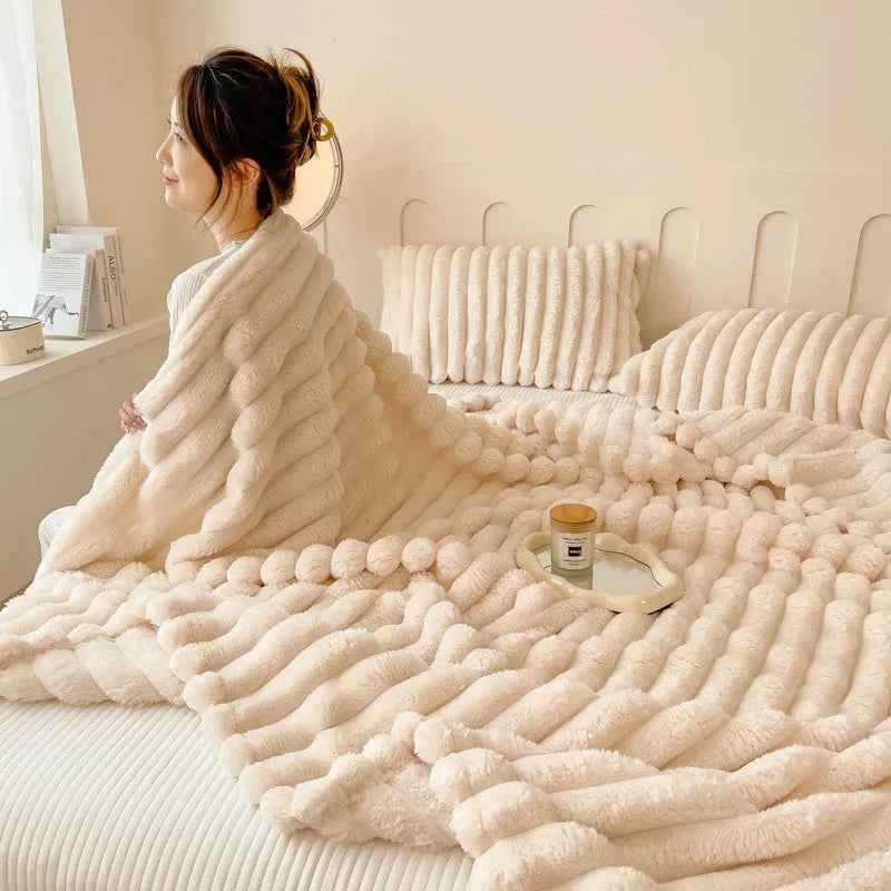Luxurious Super Soft Faux Rabbit Fur Blanket - Warm & Cozy Throw for Couch, Bed & Travel - Versatile All-Season Gift