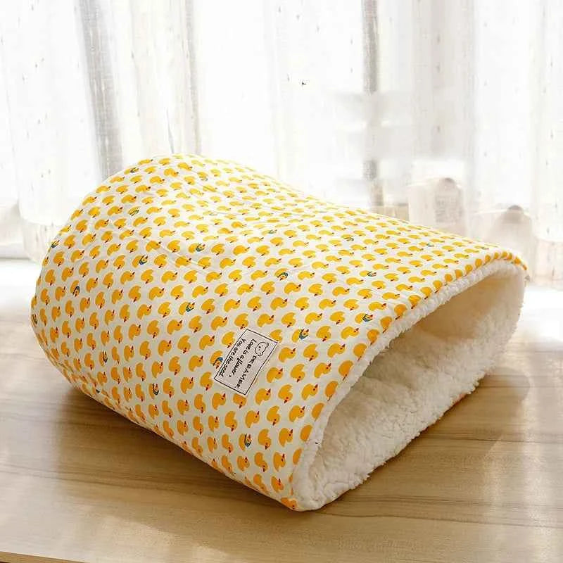 Soft Velvet Fabric Cat/Dog Bed (Up to 18.1 in) - Winter Warm Sleeping Bag Pet House