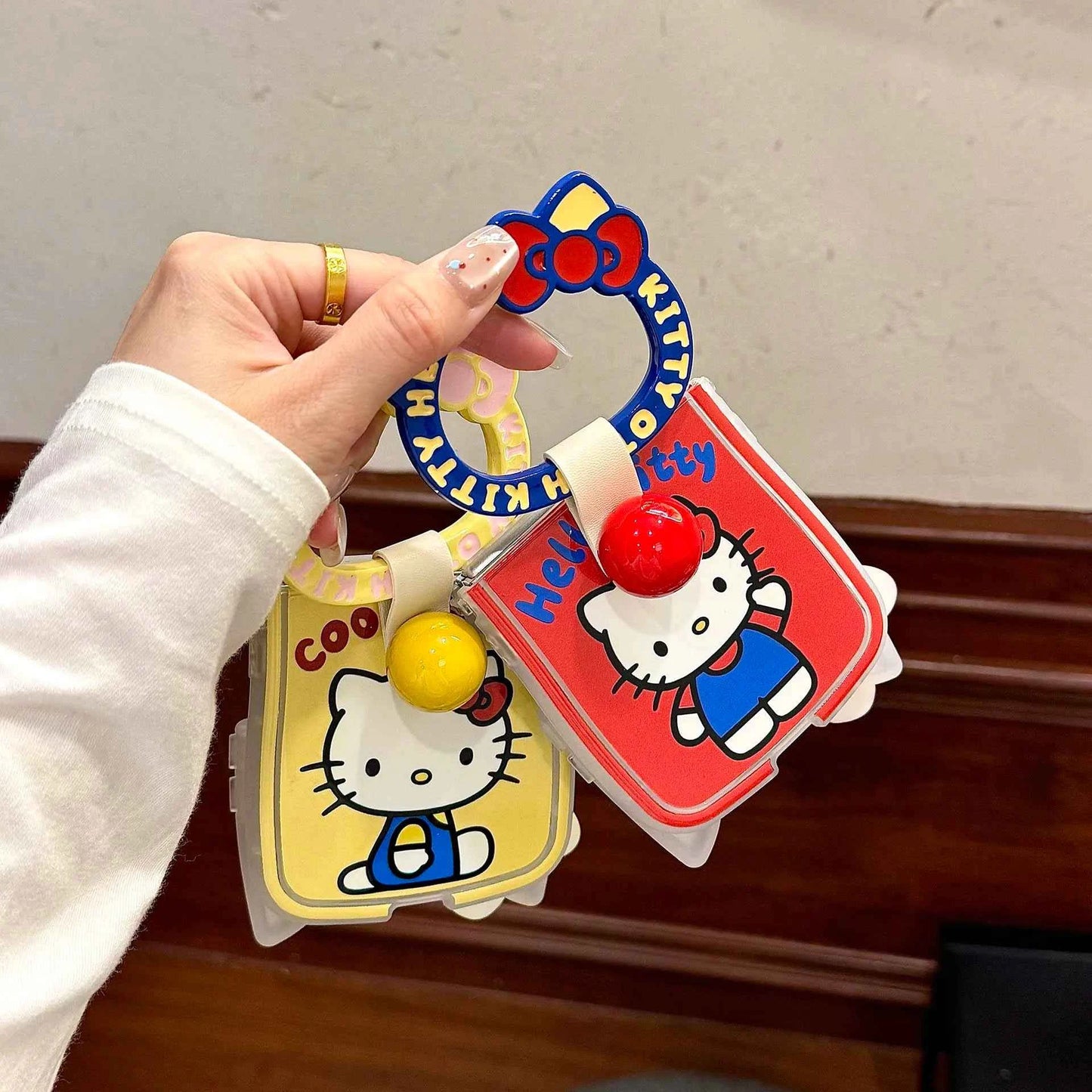 Sanrio Hello Kitty Diamond Studded Z Flip Case - Bow Design with Lanyard (Z Flip3 to Z Flip7)