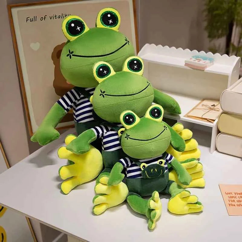 Kawaii Big Eyed Frog Plush Toy – Cute Green Frog with Striped Overalls Stuffed Animal (30–50cm)