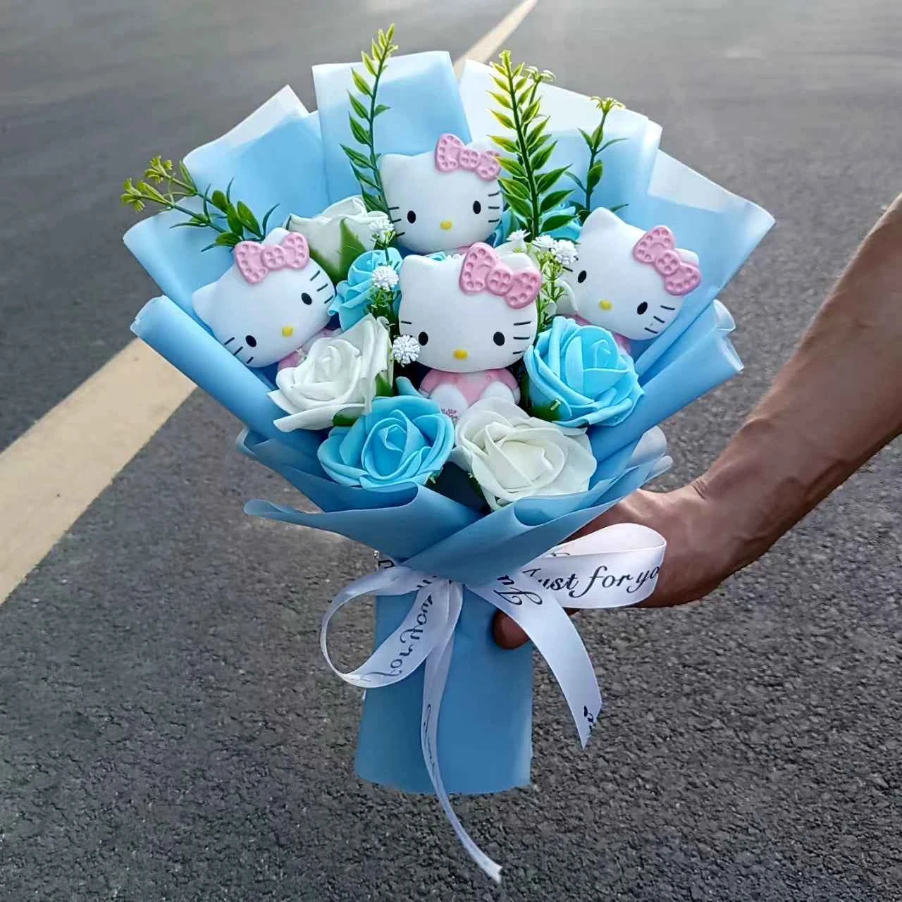 Kawaii Sanrio Plush Bouquet (11.8 in) - Hello Kitty/Kuromi/My Melody/Cinnamoroll Gift