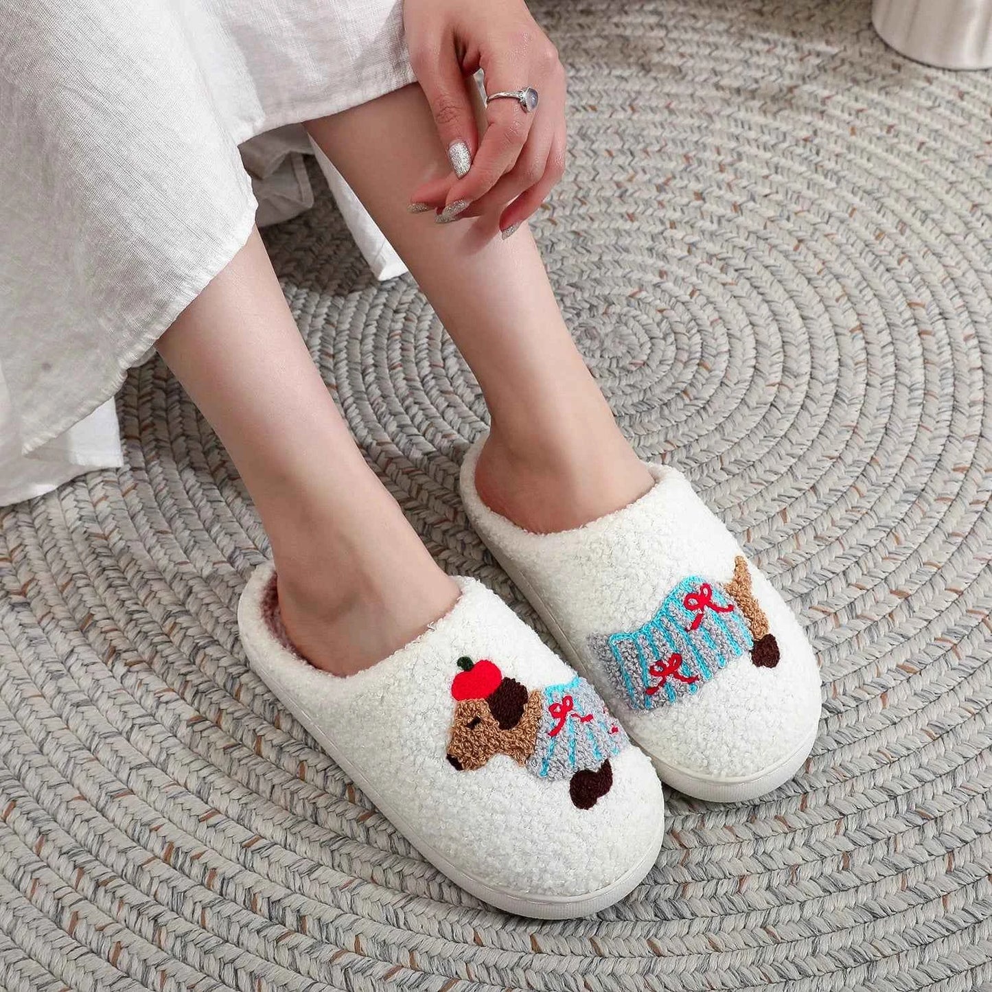 Cute Dachshund Embroidered Plush Slippers - Thick-Soled Warm Non-Slip Indoor Shoes
